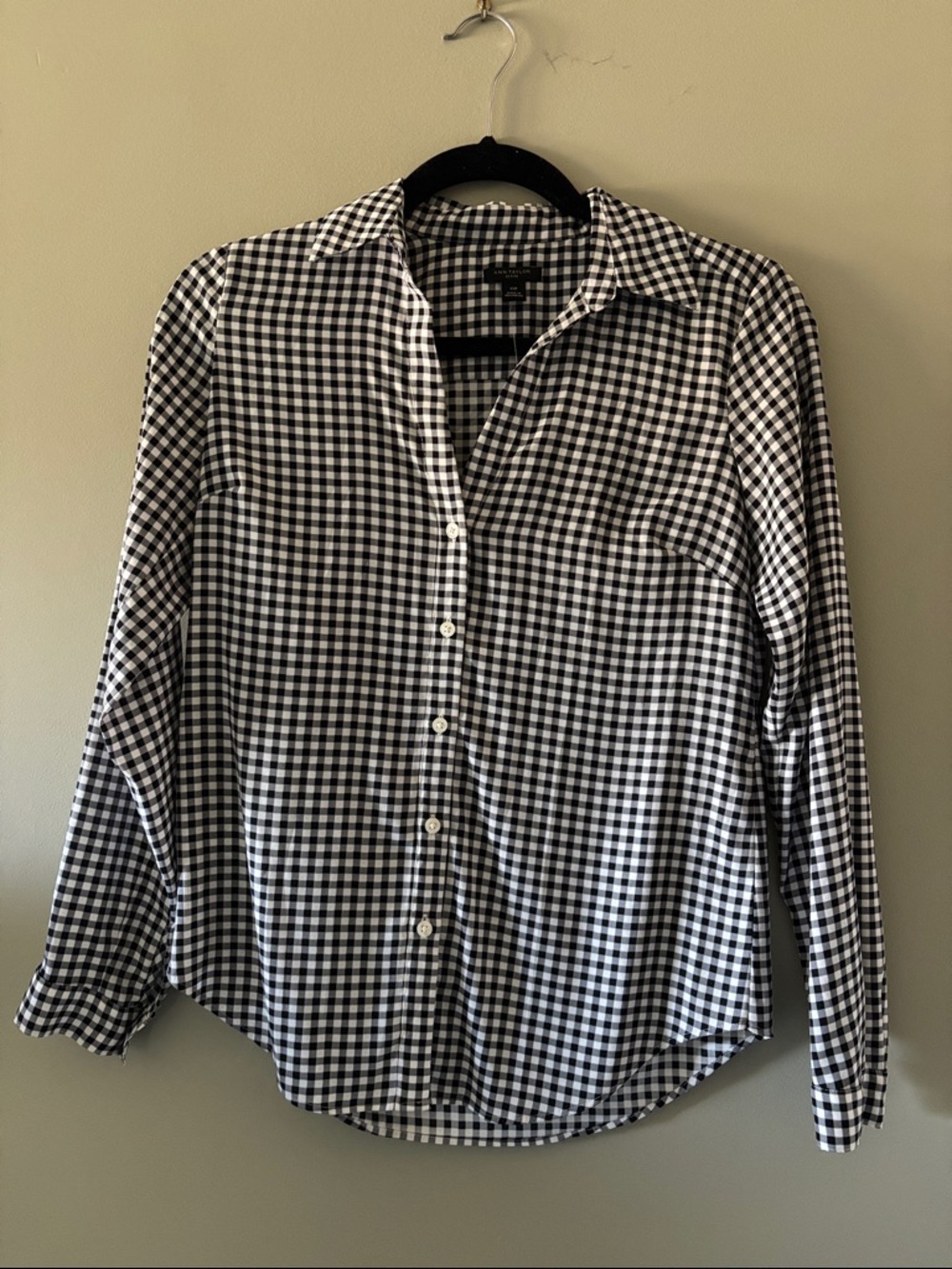 Ann Taylor Black and White Gingham Button-Down